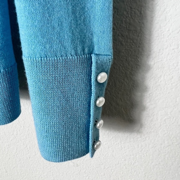✨SOLD✨ EUC Talbots Pure Merino Wool Blue Sweater Pleated Shoulder Pearl Cuffs - Picture 10 of 10